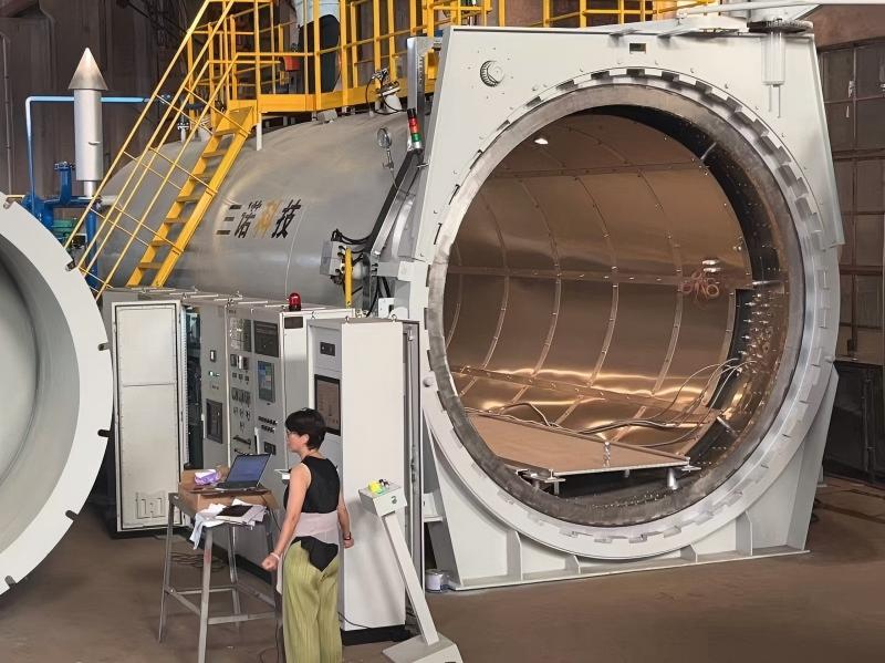 俄罗斯ERSTVAK3080热压罐