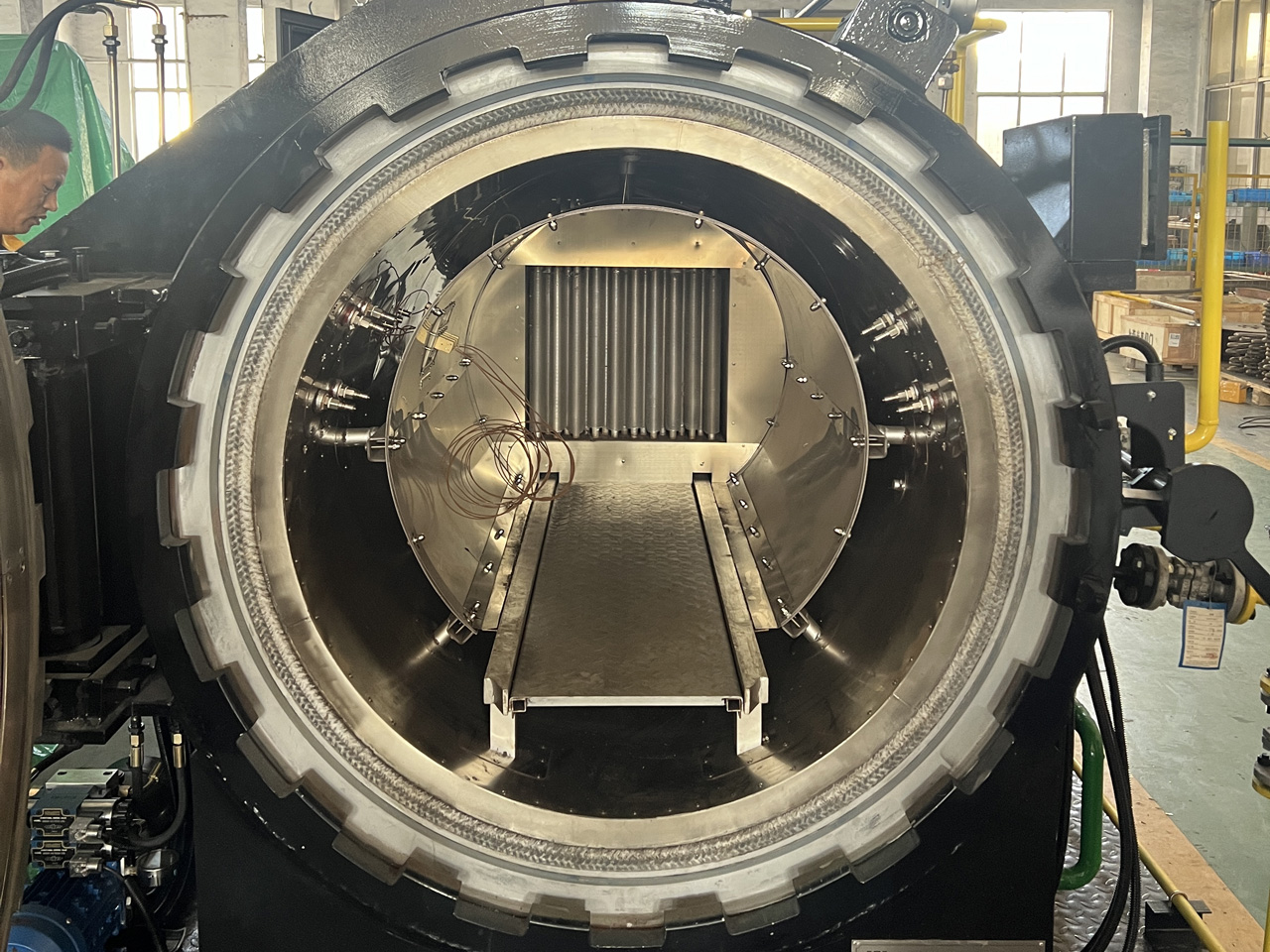 俄罗斯 МЕДИТРОНИКА ФУТ СИСТЕМС热压罐